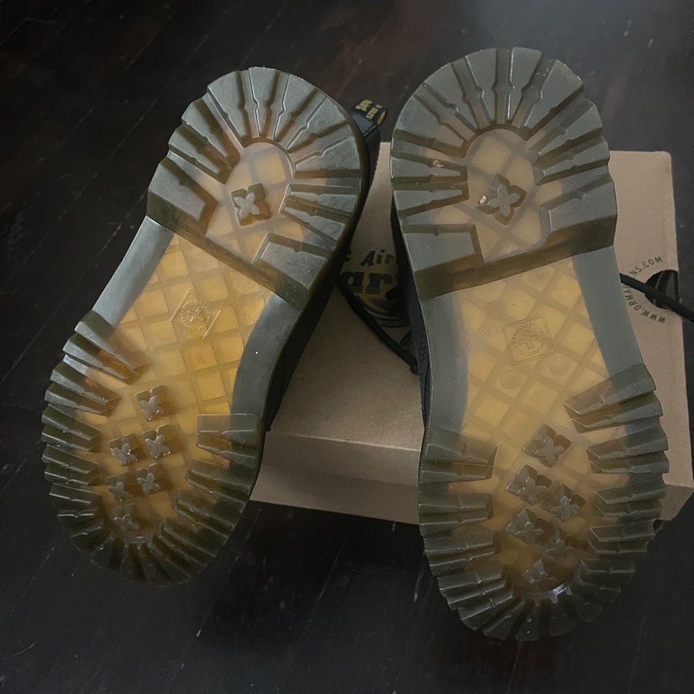 Doc Martens - Picture 3 of 7